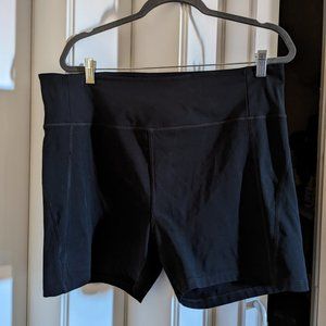 girlfriend collective high rise run shorts 4XL black